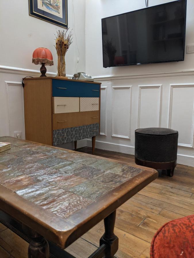 Private Acces To The All Flat. Charming Parisian. Екстериор снимка