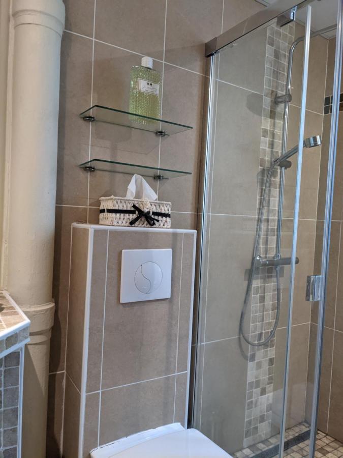 Private Acces To The All Flat. Charming Parisian. Екстериор снимка